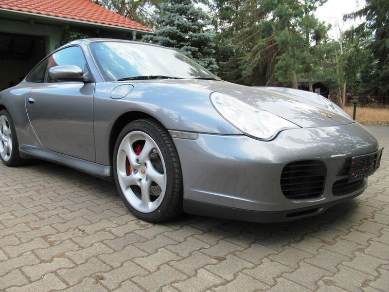Grau Gebraucht 2003 Porsche 911 Carrera 4S Coupé | 52.980 € (Fairer Preis) - Bild 1/4