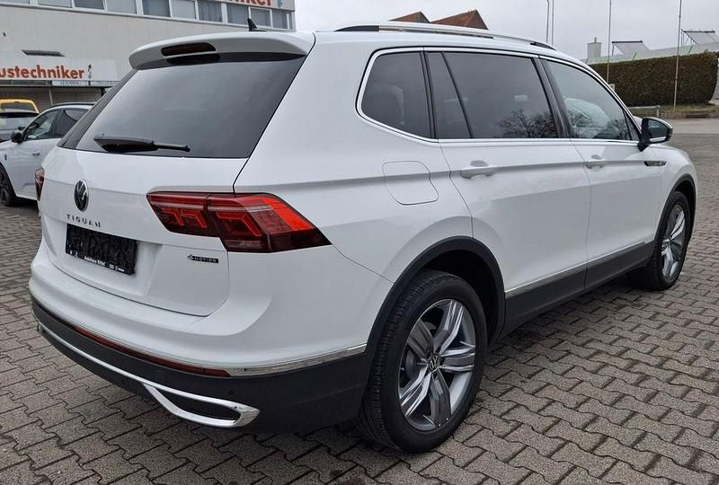Gebraucht VW Tiguan Allspace Elegance 200 PS (147 kW) 2022 Pure white SUV