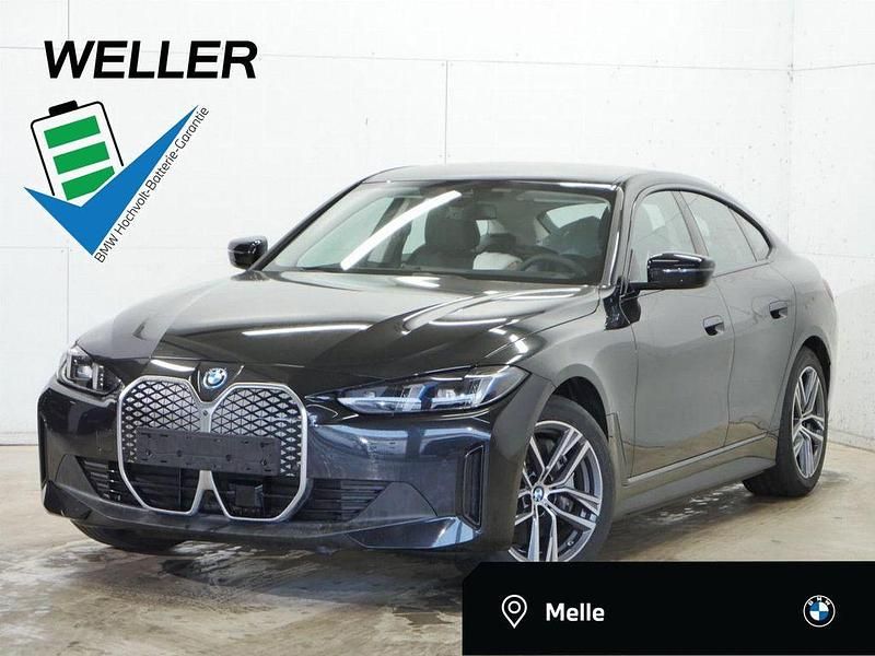 Gebraucht BMW i4 Shadowline 211 kW (287 PS) 2025 Black sapphire (schwarz) Limousine