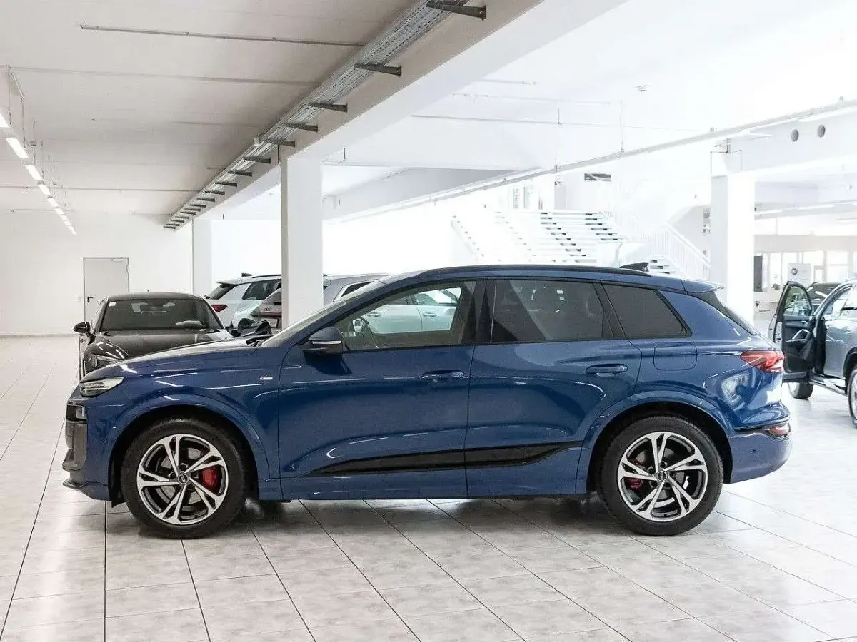 Gebraucht Audi Q6 e-tron S-Line 225 kW (306 PS) 2025 Ascariblau metallic SUV