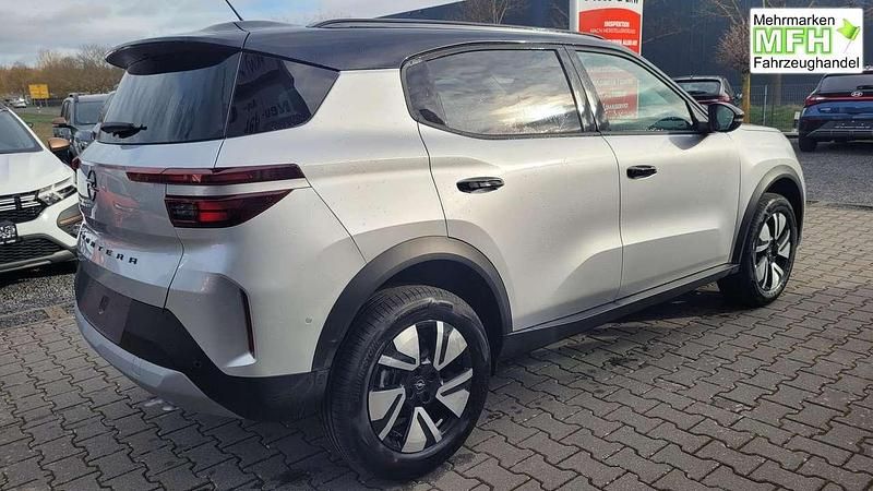 Neu Opel Frontera Ultimate 145 PS (106 kW) 2026 Kristall silber / dach... SUV