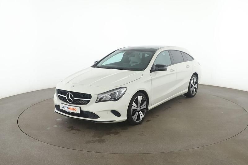Weiß Gebraucht 2016 Mercedes CLA200 Shooting Brake Urban Kombi | 17.110 € (Guter Preis) - Bild 1/3