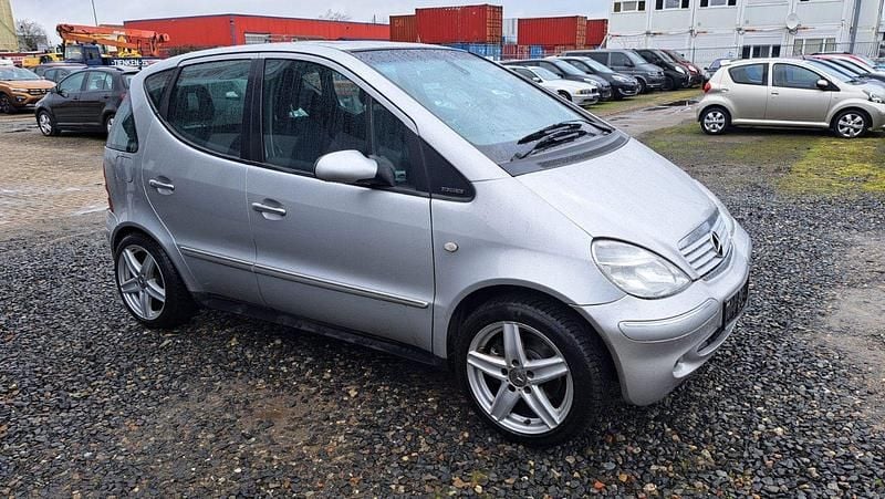 Gebraucht Mercedes A190 Elegance 125 PS (91 kW) 2001 Silber Van / Kleinbus