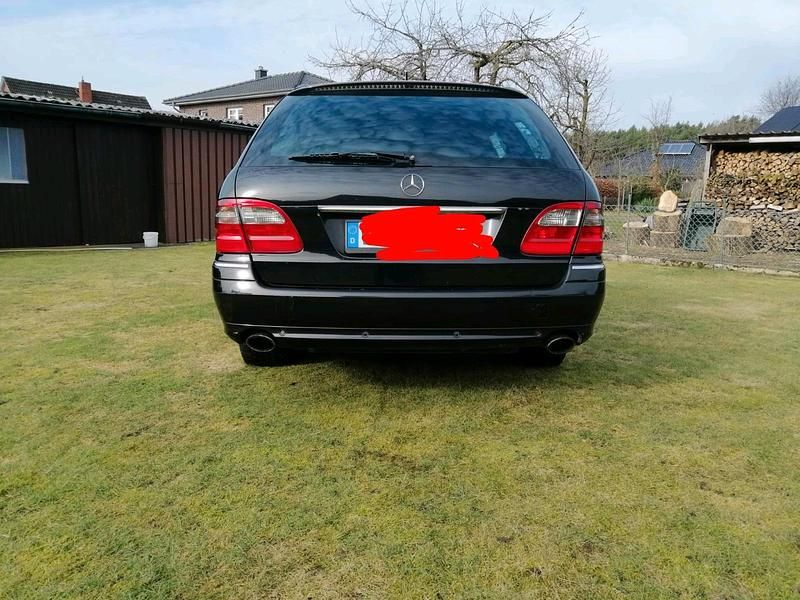 Gebraucht Mercedes E320 224 PS (164 kW) 2007 Schwarz Kombi