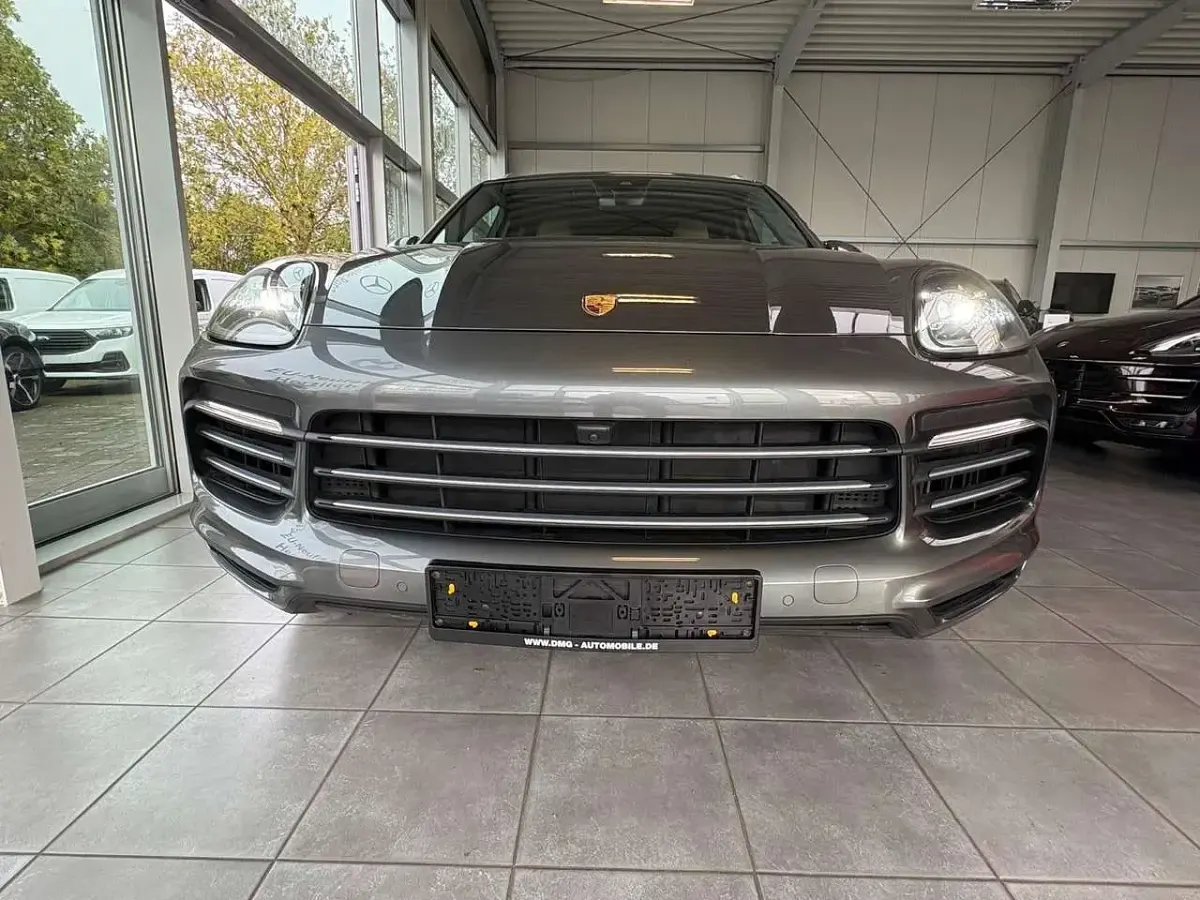 Używany Porsche Cayenne 340 KM (250 kW) 2020 Szary SUV