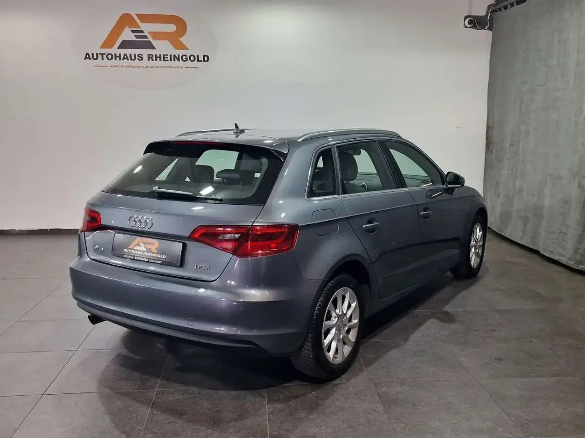 Gebraucht Audi A3 Sportback Attraction 110 PS (80 kW) 2016 Grau Kleinwagen