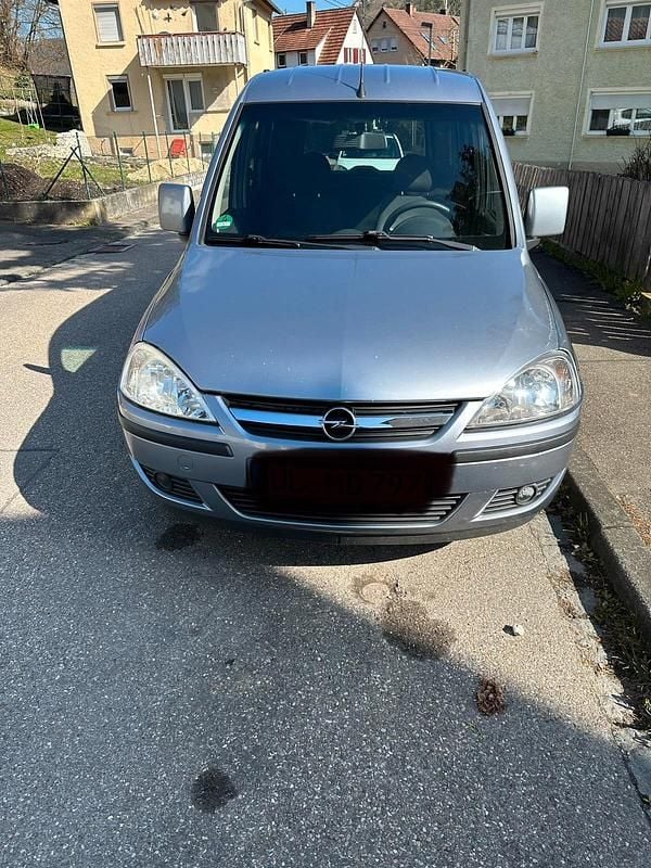 Gebraucht Opel Combo 90 PS (66 kW) 2008 Silber Van / Kleinbus