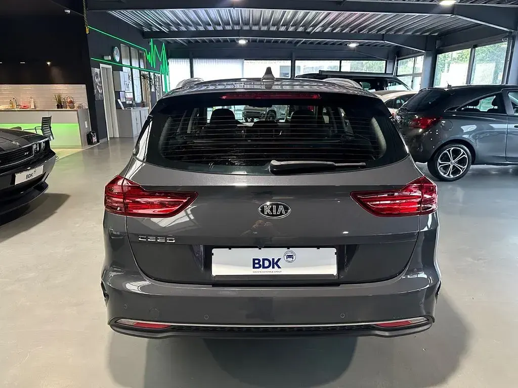 Gebraucht Kia Ceed Spirit 136 PS (100 kW) 2019 Grau Kleinwagen