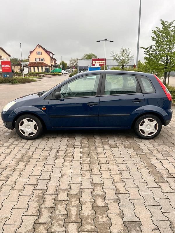 Gebraucht Ford Fiesta 80 PS (58 kW) 2002 Blau Kleinwagen