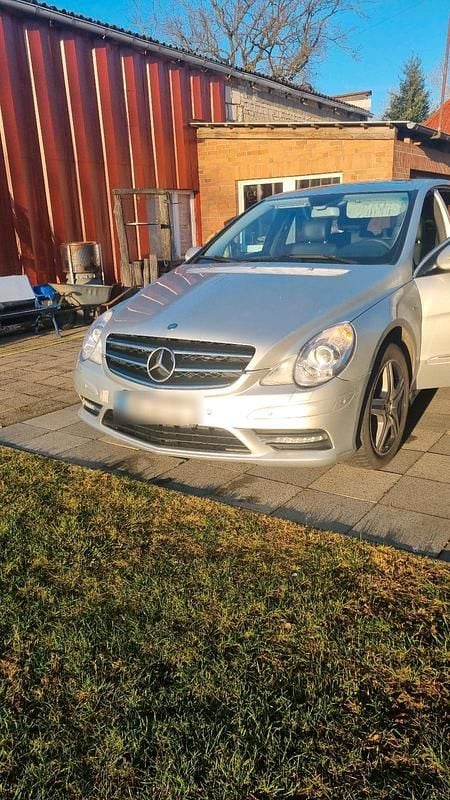 Silber Gebraucht 2010 Mercedes R300 Edition Van / Kleinbus | 8.500 € (Guter Preis) - Bild 1/4