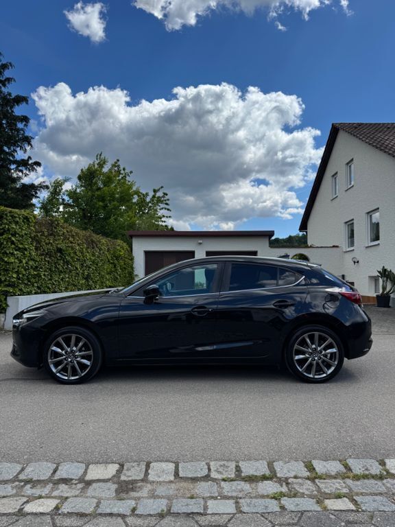 Schwarz Gebraucht 2017 Mazda 3 Limousine | 11.800 € (Fairer Preis) - Bild 1/4