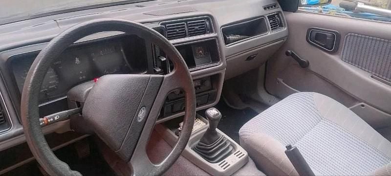 Gebraucht Ford Sierra 75 PS (55 kW) 1984 Silber Limousine