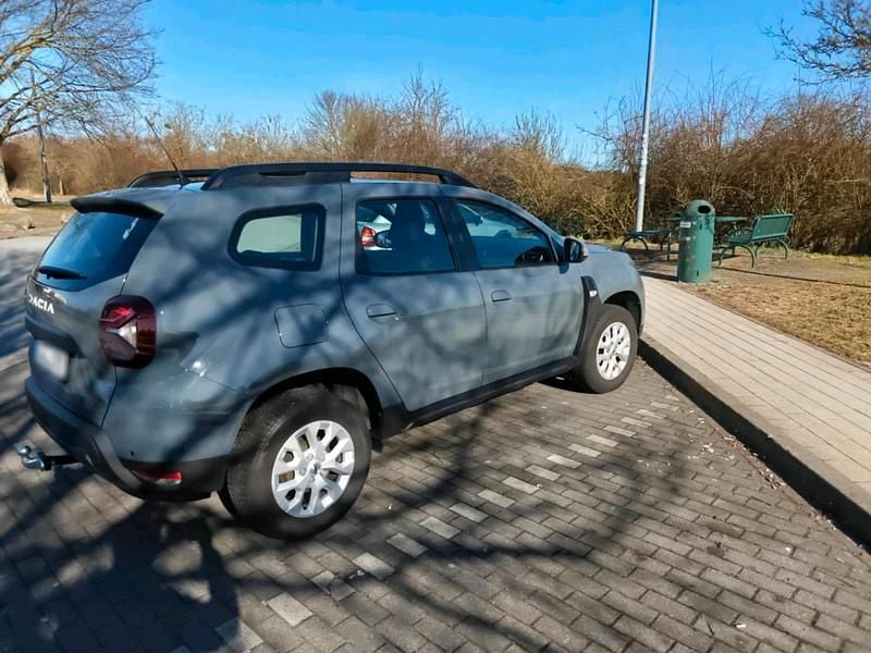 Gebraucht Dacia Duster 116 PS (85 kW) 2024 Grau SUV