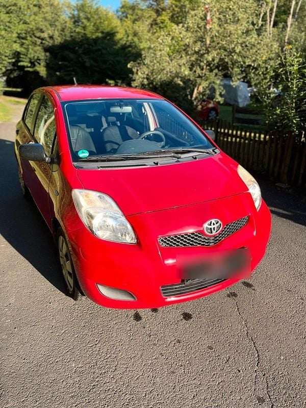 Rot Gebraucht 2009 Toyota Yaris Cool Kleinwagen | 2.199 € (Guter Preis) - Bild 1/4