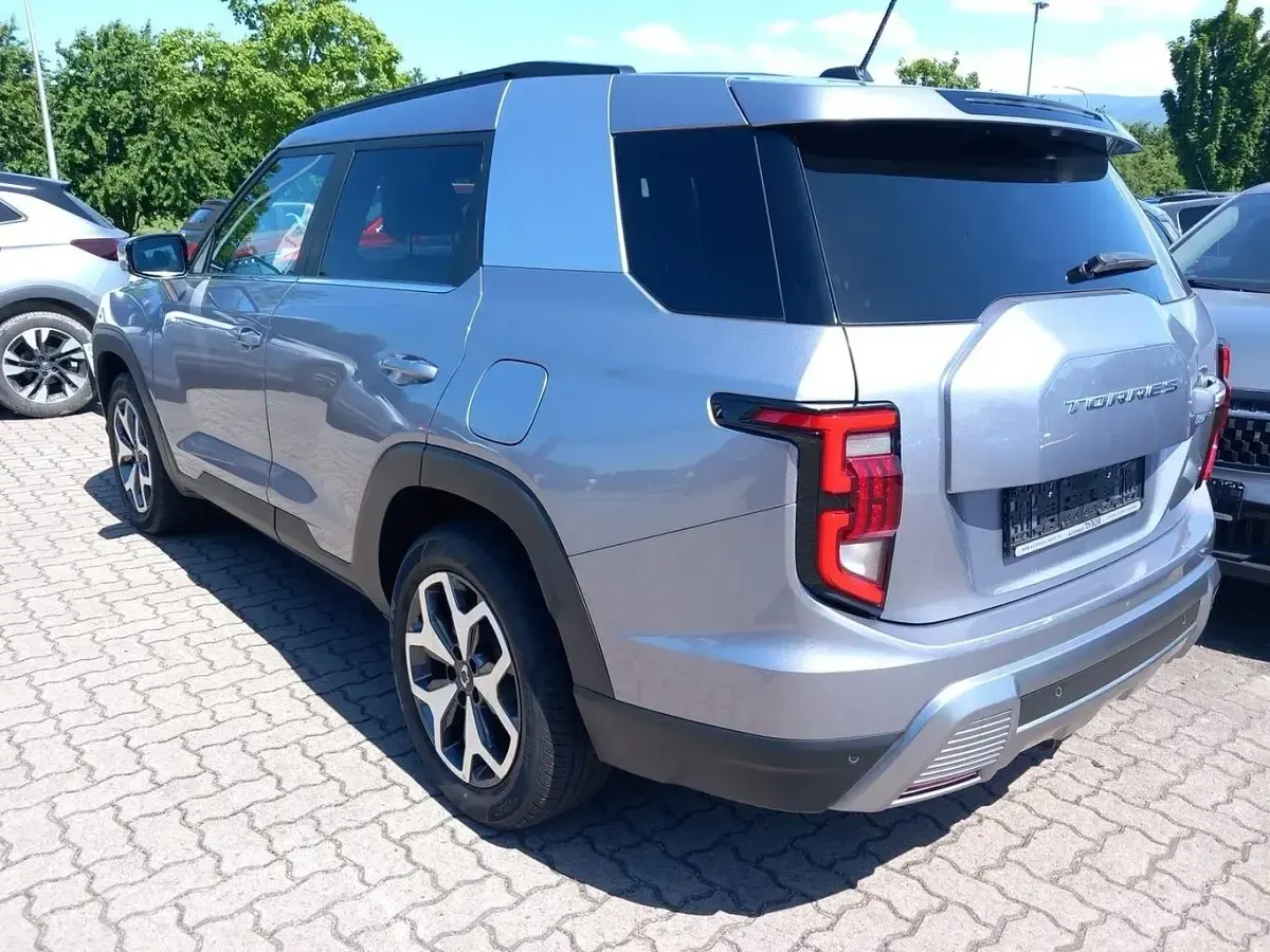 Gebraucht KGM Torres 163 PS (119 kW) 2025 Iron metal metallic SUV