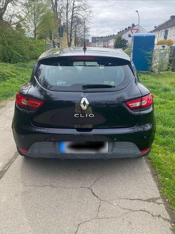Gebraucht Renault Clio IV Life 75 PS (55 kW) 2016 Schwarz Kleinwagen