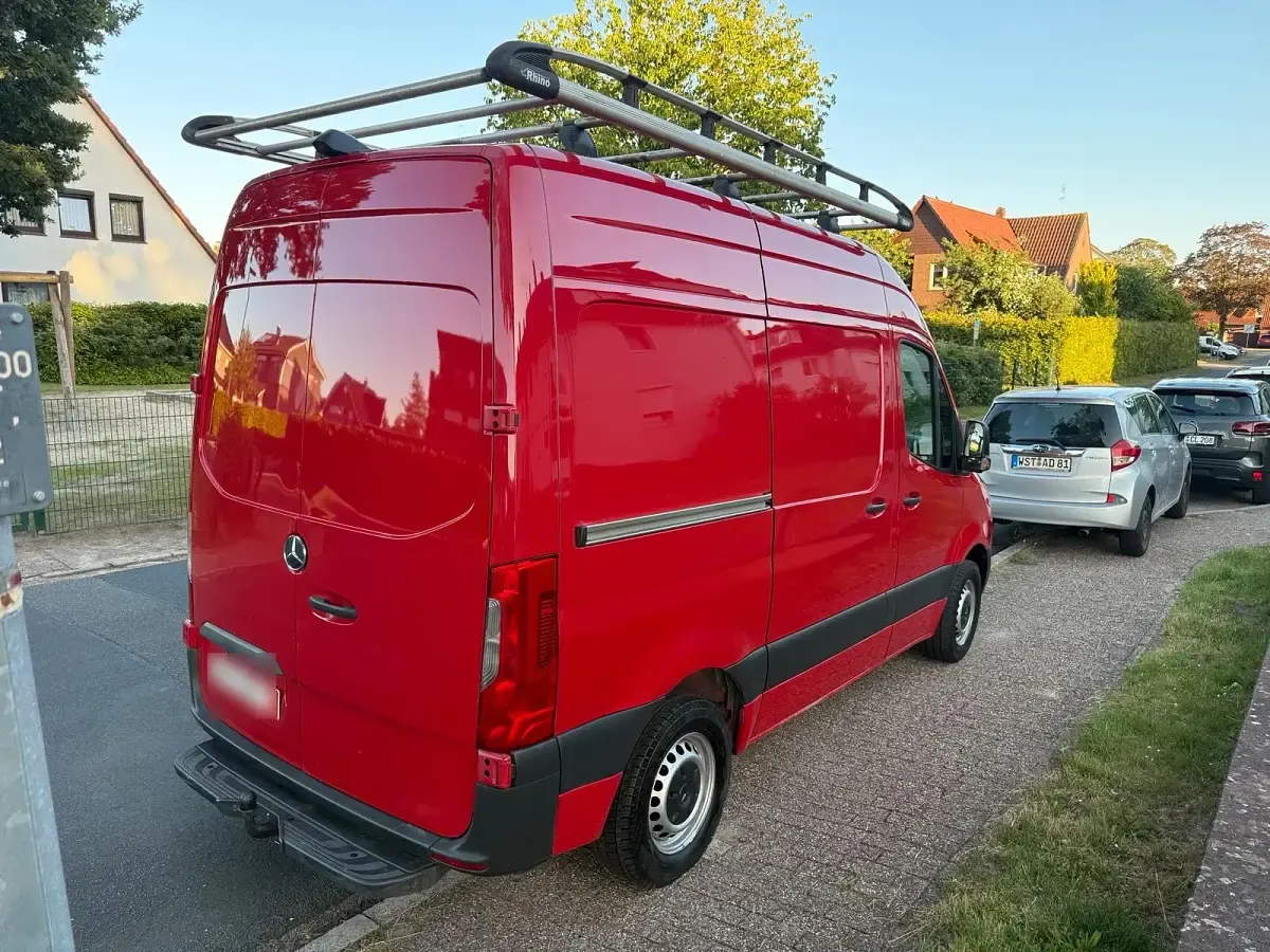 Gebraucht Mercedes Sprinter 143 PS (105 kW) 2020 Rot Van