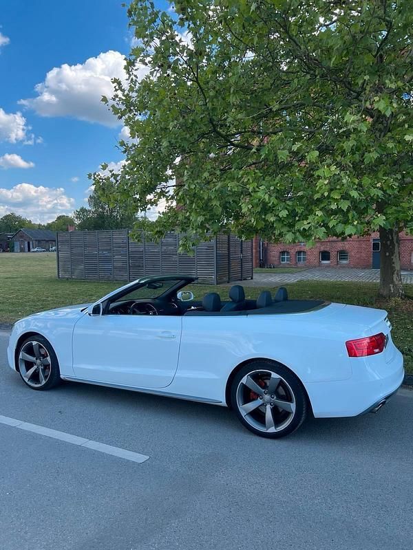 Weiß Gebraucht 2012 Audi A5 Cabriolet Cabrio | 18.999 € (Teuer) - Bild 1/4