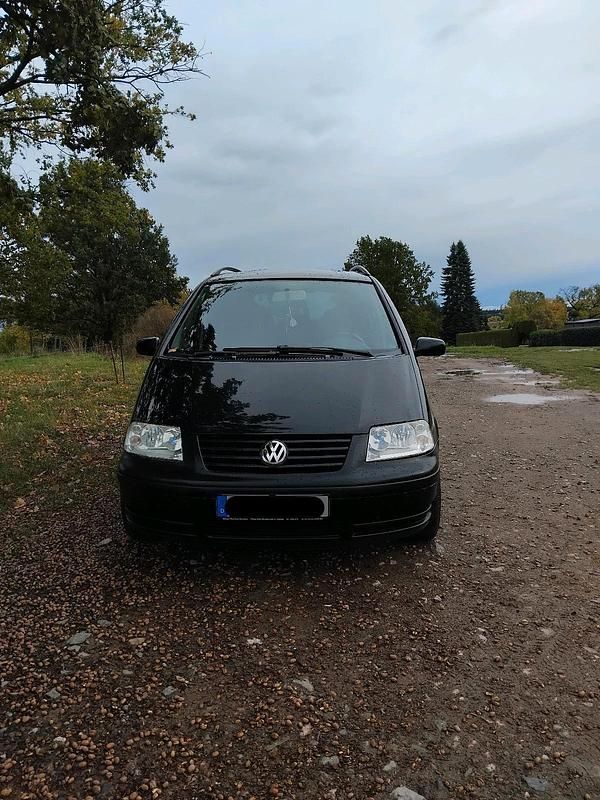 Schwarz Gebraucht 2002 VW Sharan Van / Kleinbus | 2.000 € (Guter Preis) - Bild 1/4