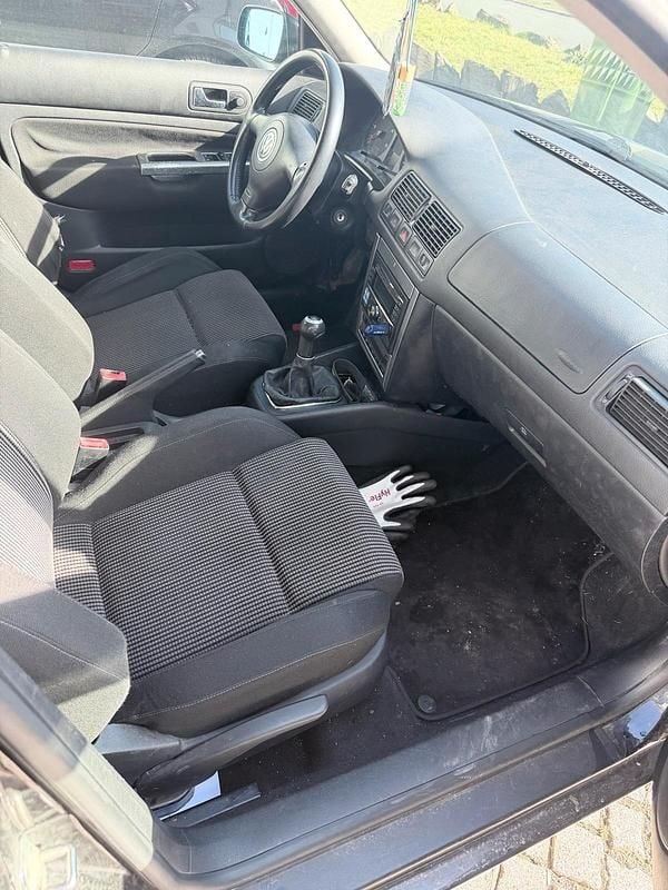 Gebraucht VW Golf IV 115 PS (84 kW) 2000 Schwarz Kleinwagen