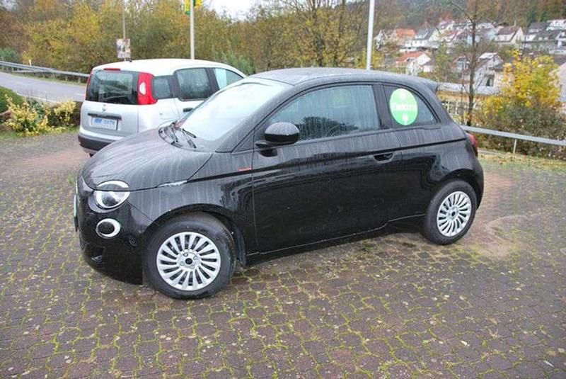 (onyx schwarz) Gebraucht 2022 Fiat 500e Action Limousine | 17.800 € (Etwas zu teuer) - Bild 1/4