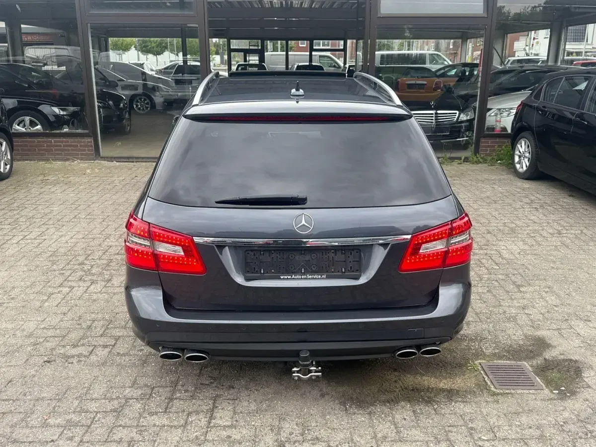 Gebraucht Mercedes E220 AMG line 170 PS (125 kW) 2011 Grau Kombi