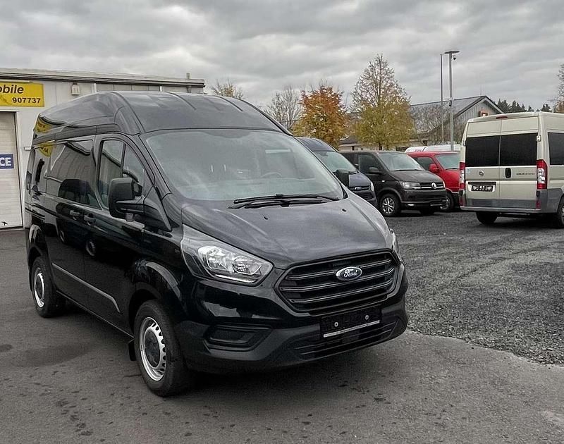 Gebraucht Ford Transit Custom 105 PS (77 kW) 2019 Shadow black Van / Kleinbus