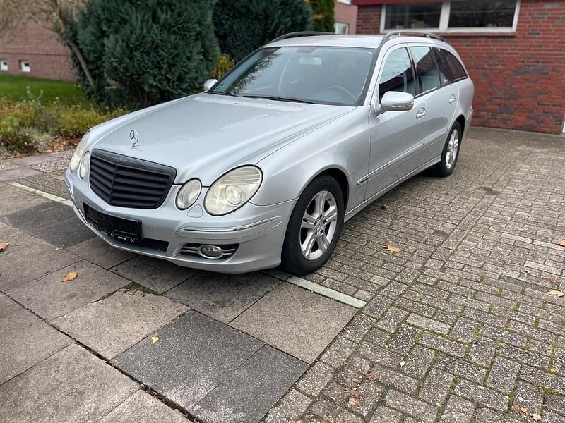 Grau Gebraucht 2007 Mercedes E200 Avantgarde Kombi | 4.500 € (Guter Preis) - Bild 1/4