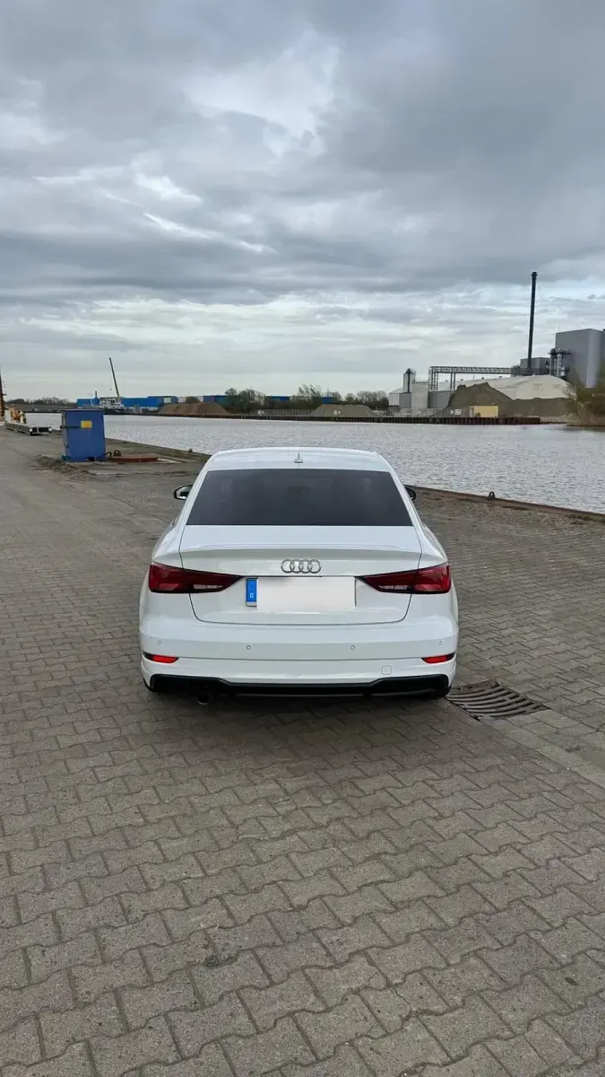 Gebraucht Audi A3 S-Line 116 PS (85 kW) 2018 Weiß Limousine