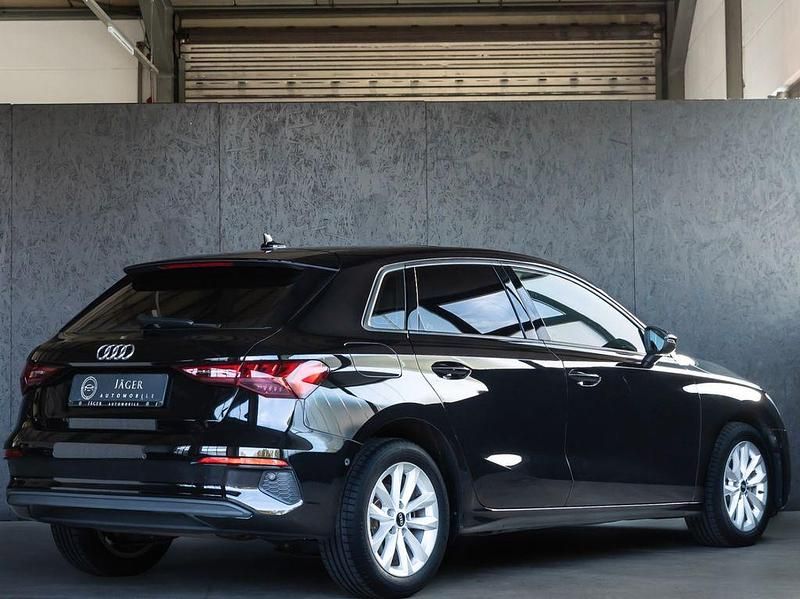 Gebraucht Audi A3 Ambiente 150 PS (110 kW) 2022 Schwarz Limousine