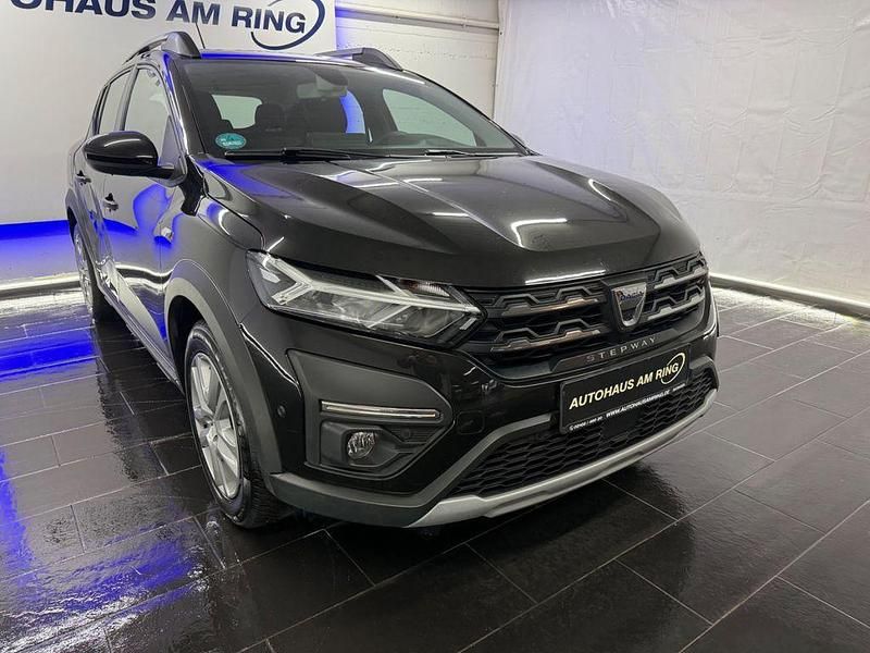 Gebraucht Dacia Sandero Stepway 101 PS (74 kW) 2022 Schwarz SUV