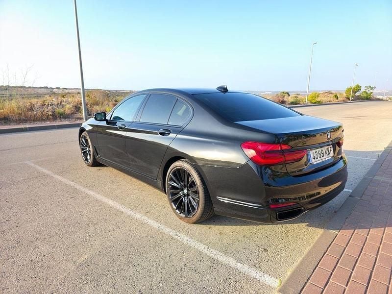 Gebraucht BMW 730 Sport Line 265 PS (194 kW) 2018 Schwarz Limousine