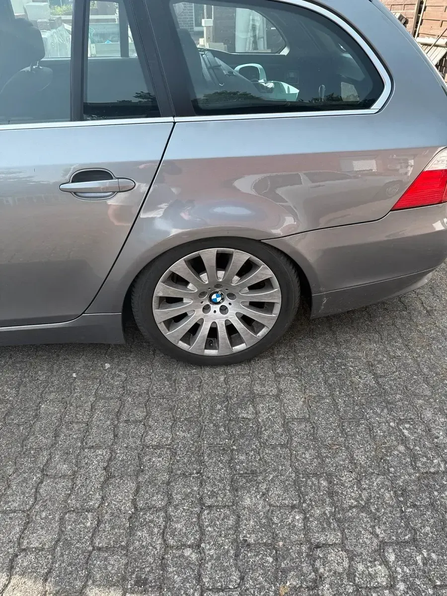 Gebraucht BMW 523 190 PS (139 kW) 2008 Grau Kombi