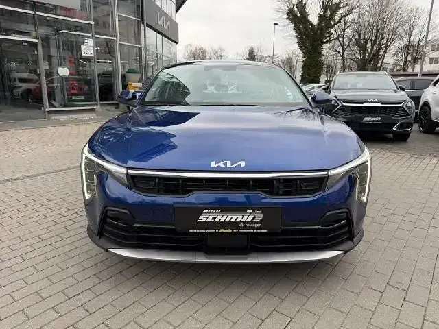 Neu Kia K4 Comfort 150 PS (110 kW) 2026 Blau Limousine