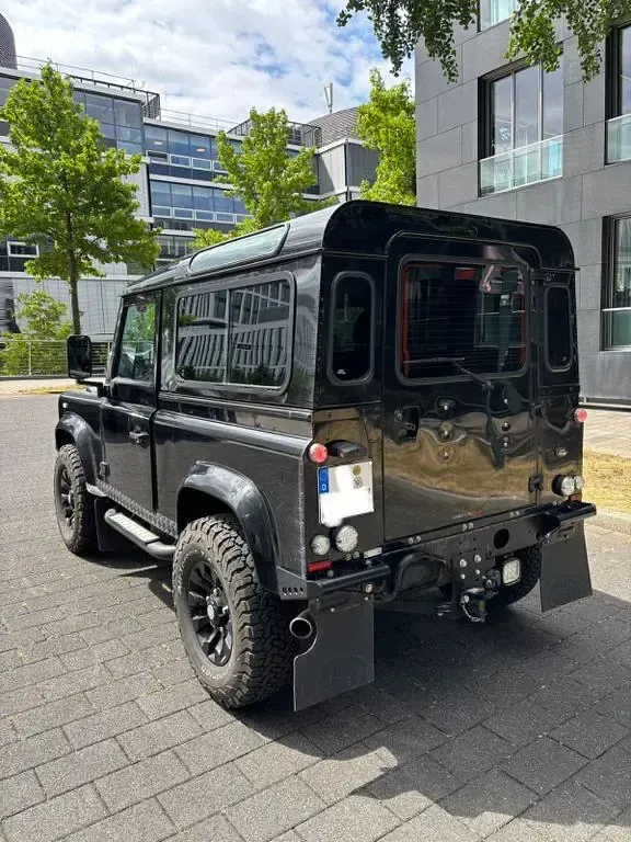 Gebraucht Land Rover Defender 122 PS (89 kW) 2011 Schwarz Kombi