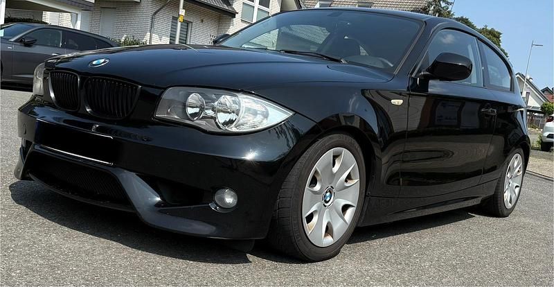 Schwarz Gebraucht 2010 BMW 116 M Sport Kleinwagen | 2.250 € (Superpreis) - Bild 1/4