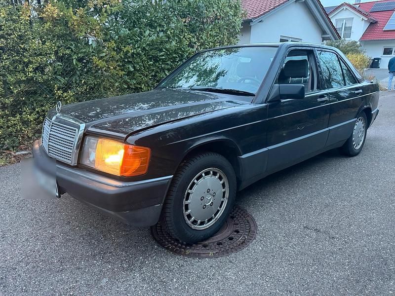 Schwarz Gebraucht 1988 Mercedes 190 Limousine | 3.590 € - Bild 1/4