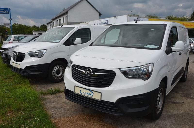 Weiß Gebraucht 2021 Opel Combo Edition Van / Kleinbus | 10.980 € (Guter Preis) - Bild 1/1