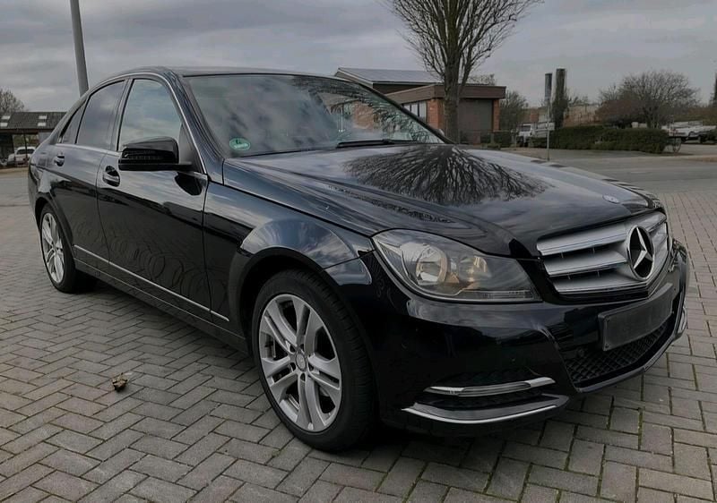 Gebraucht 2012 Mercedes C220 Avantgarde Limousine | 7.333 € (Superpreis) - Bild 1/4