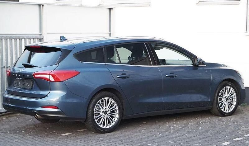 Gebraucht Ford Focus Titanium 150 PS (110 kW) 2020 Blau Limousine
