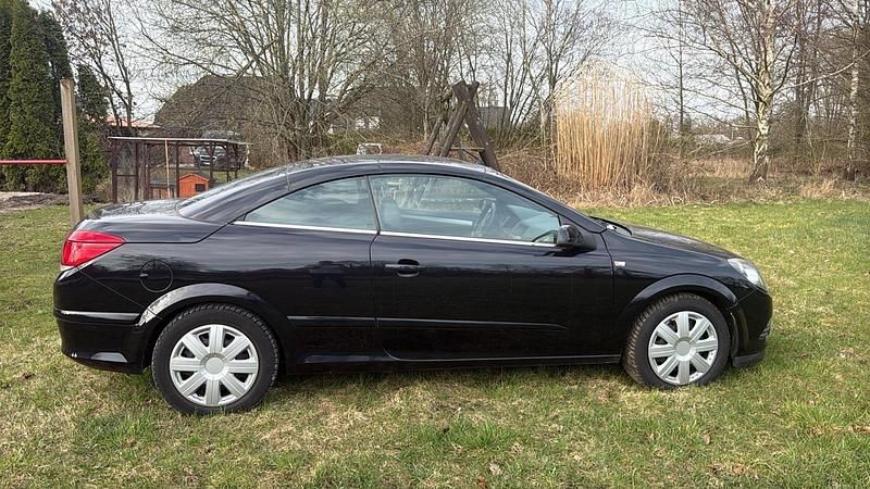 Gebraucht Opel Astra 140 PS (102 kW) 2006 Schwarz Cabrio