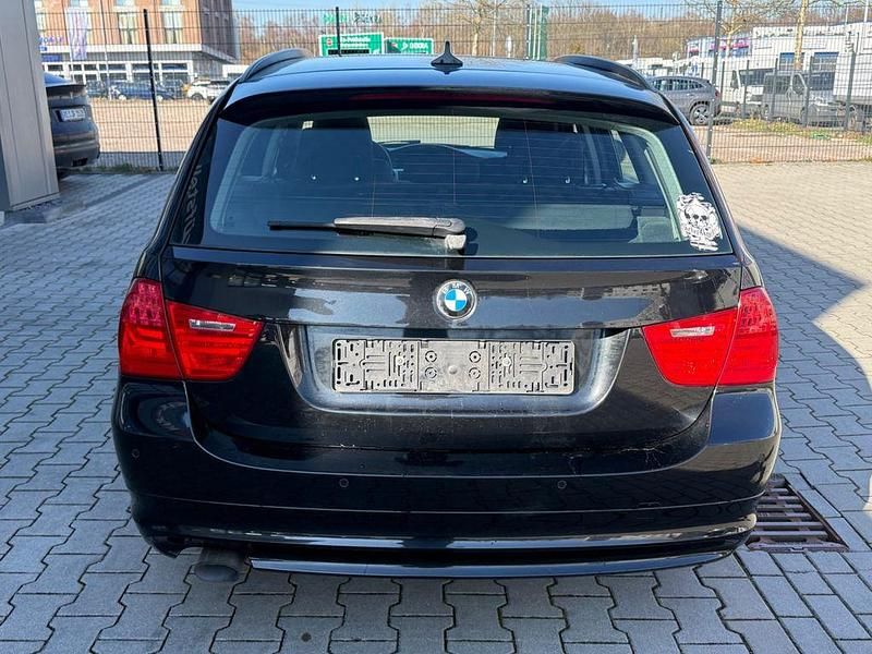 Gebraucht BMW 316 Comfort Edition 116 PS (85 kW) 2010 Schwarz Kombi