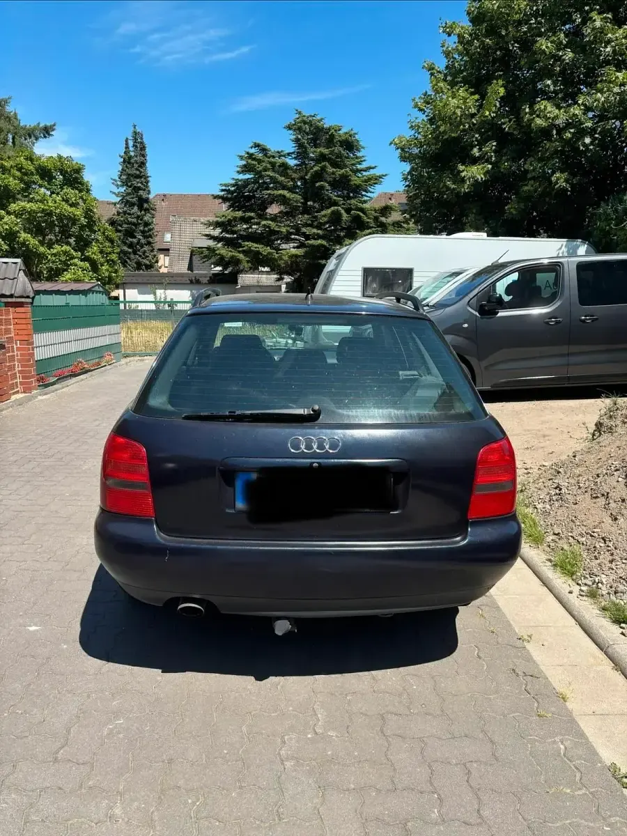 Gebraucht Audi A4 98 PS (72 kW) 1998 Blau Kombi