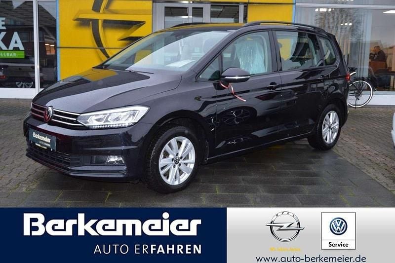 Schwarz Gebraucht 2022 VW Touran Comfortline Van / Kleinbus | 28.990 € (Fairer Preis) - Bild 1/4