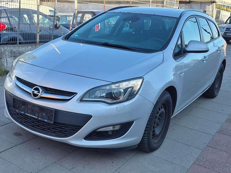 Argonsilber Gebraucht 2015 Opel Astra Edition Kombi | 2.600 € (Superpreis) - Bild 1/4