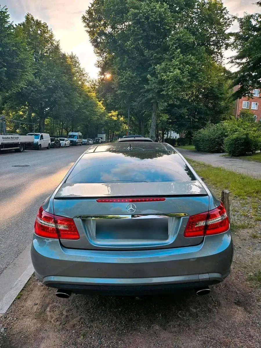 Gebraucht Mercedes E350 292 PS (214 kW) 2009 Grau Coupé