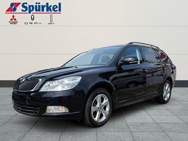 Schwarz Gebraucht 2011 Skoda Octavia Family Kombi | 2.980 € (Superpreis) - Bild 1/4