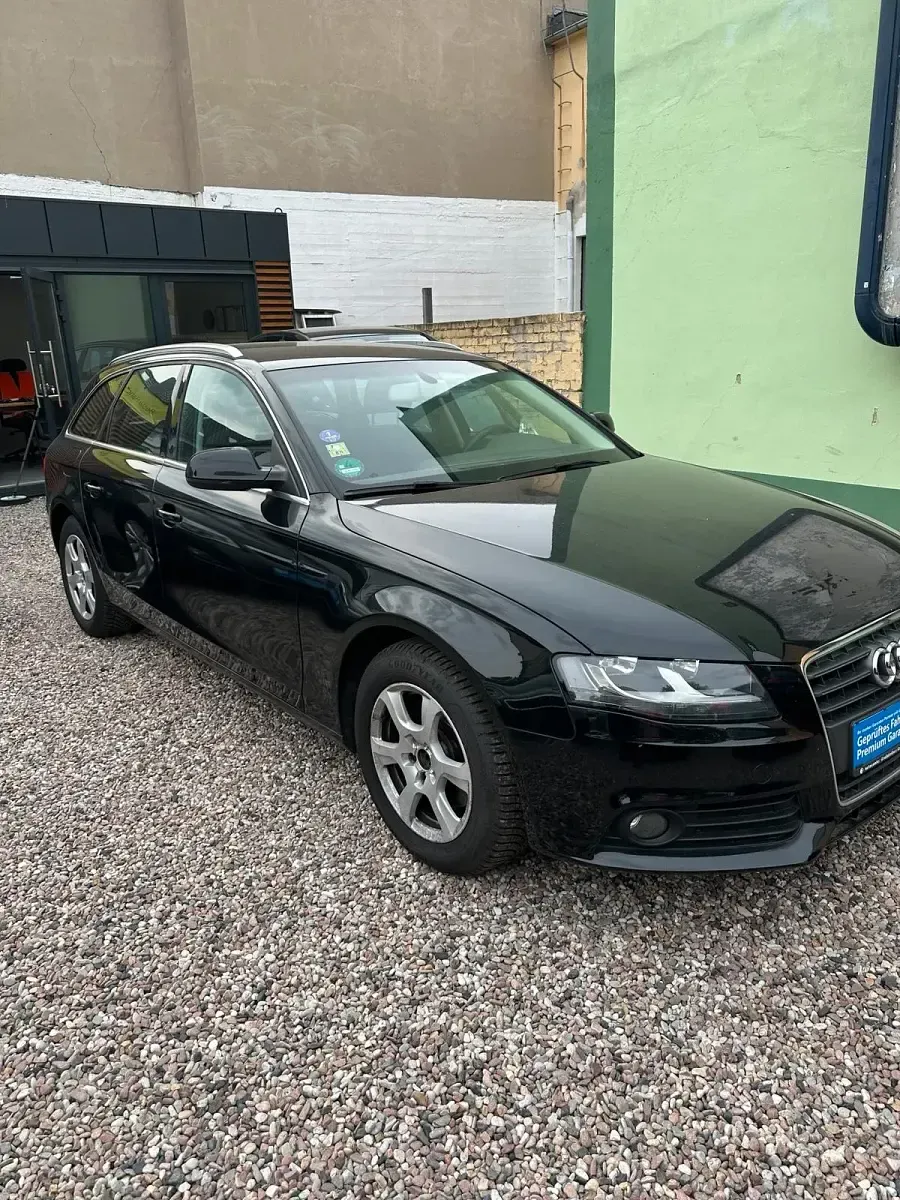 Gebraucht Audi A4 Attraction 120 PS (88 kW) 2009 Brillantschwarz Kombi
