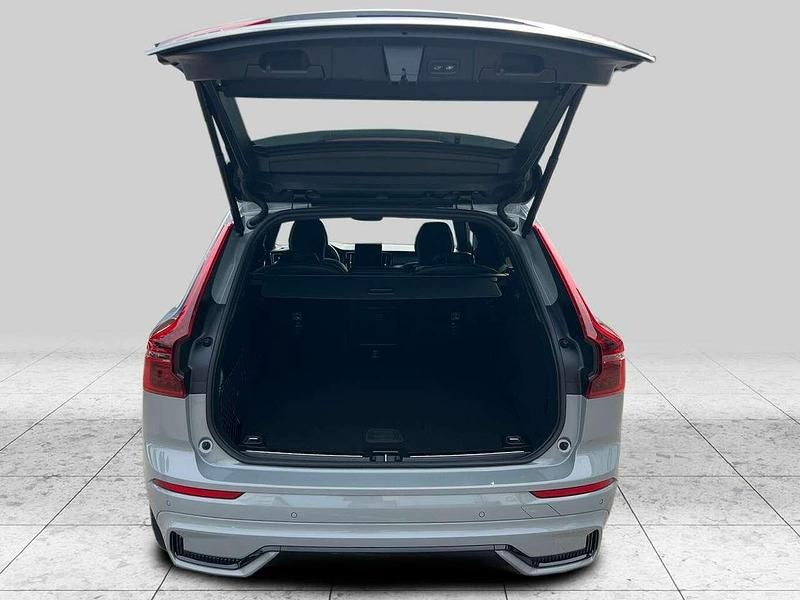 Neu Volvo XC60 Plus 349 PS (256 kW) 2025 Vapour grey SUV