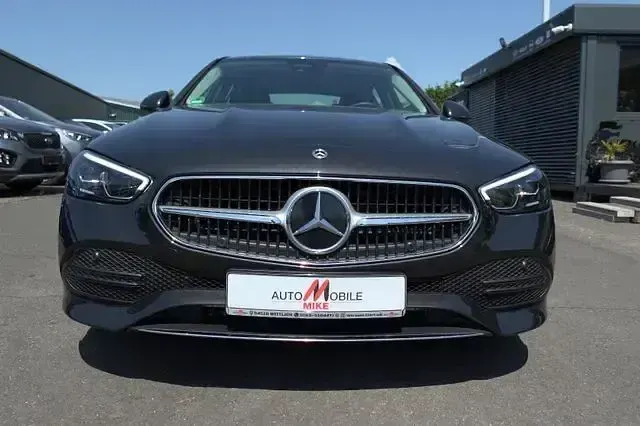 Gebraucht Mercedes C300 258 PS (189 kW) 2023 Grau Limousine